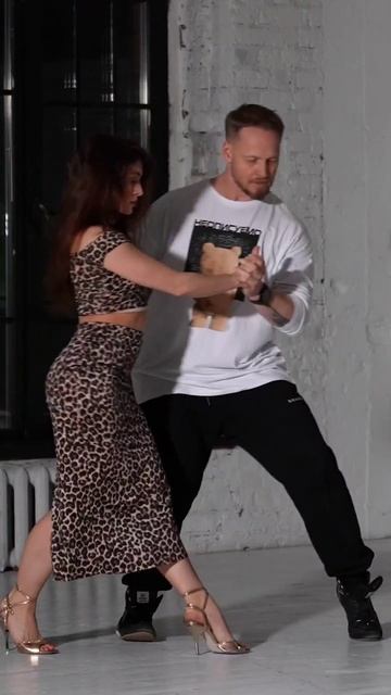 Street Tango. Павел Собирай и Мэри Корсакова.