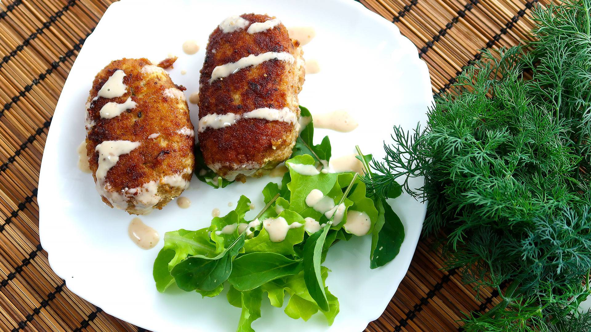Как приготовить сочные мясные котлеты с хрустящей корочкой