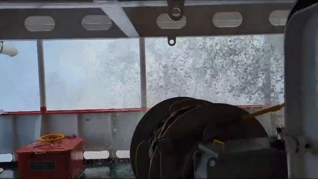 Морское судно на ходу