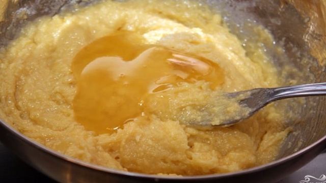 Быстрый пирог с консервированными персиками