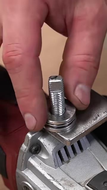 A useful hack for cutting metal!