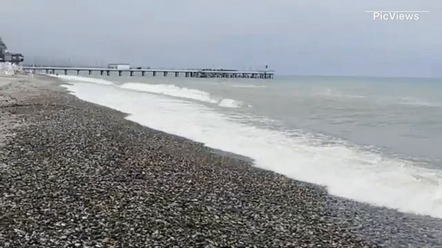 Сочи Лазаревское пляж Калипсо сегодня 28 мая 2025. Обстановка на пляже, море и погода