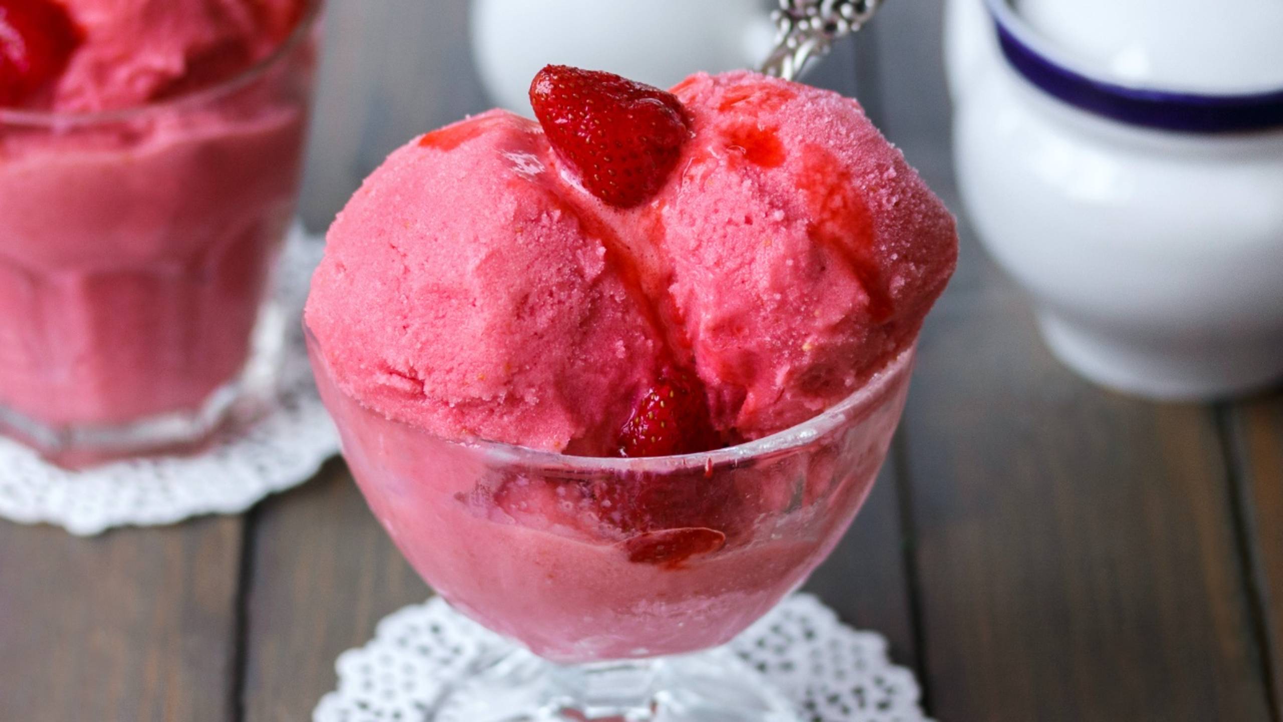 🍓 Клубничный Сорбет на йогурте - холодное лакомство для жарких дней!