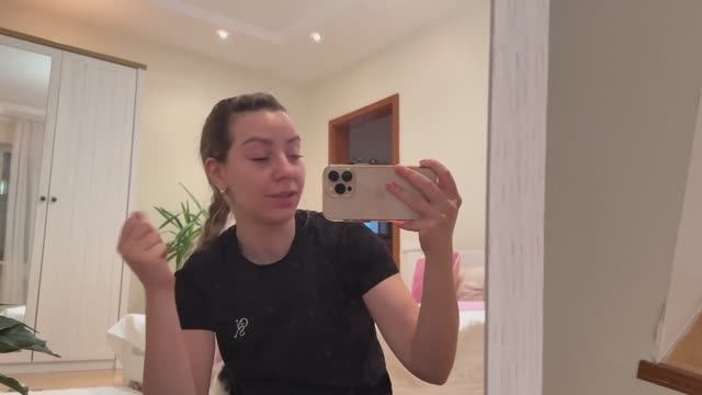 Диана- Катаюсь с папой на эндуро и восхищаюсь им!