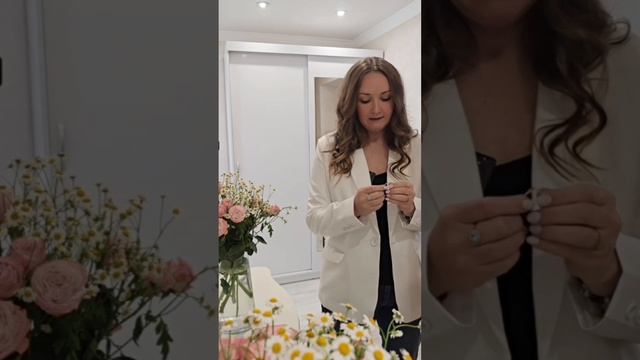 Мужчина жалеет деньги, если женщина не принимает любовь и жертвует собой. Важно ценить и любить себя