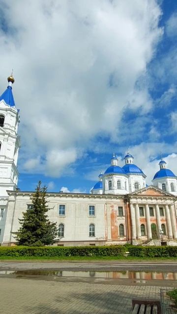 Воскресенский кафедральный собор в Кашине Тверской области