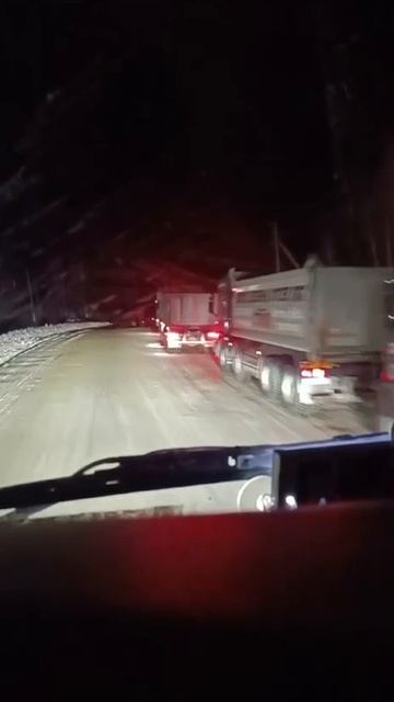 Пробка на погруке Новосибирск, карьер.