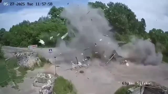 Дрон-камикадзе "Ланцет" и блок-пост ЧВК "ВСУ" в Сумской области. Один наемник 200.
