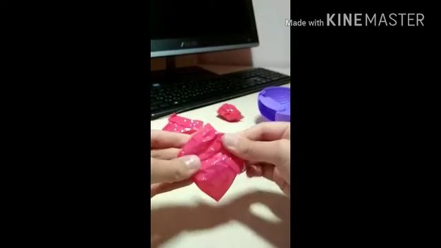 Как и обещала, распаковывают глиттер шарик LOL