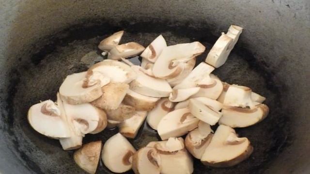 Макароны с шампиньонами и сыром