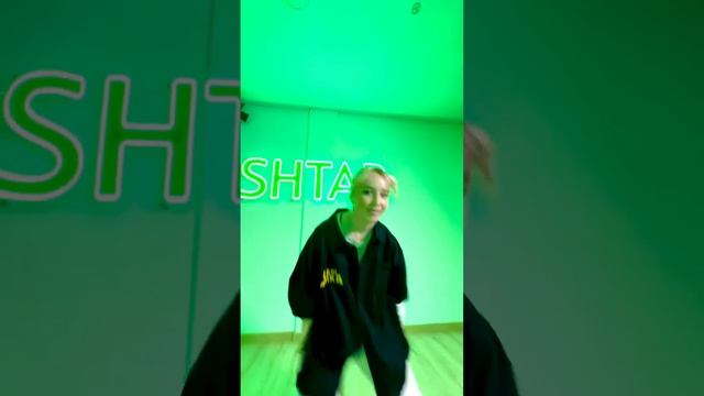 Преподаватель Данилова Алина (HIP-HOP 5-7 лет)