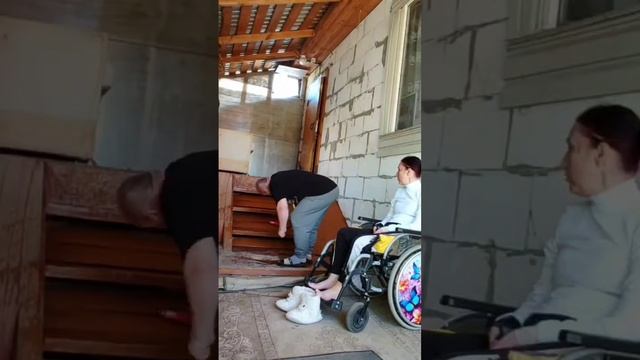 Моем мост, все пре деле 👍Катя командует я делаю 🤣