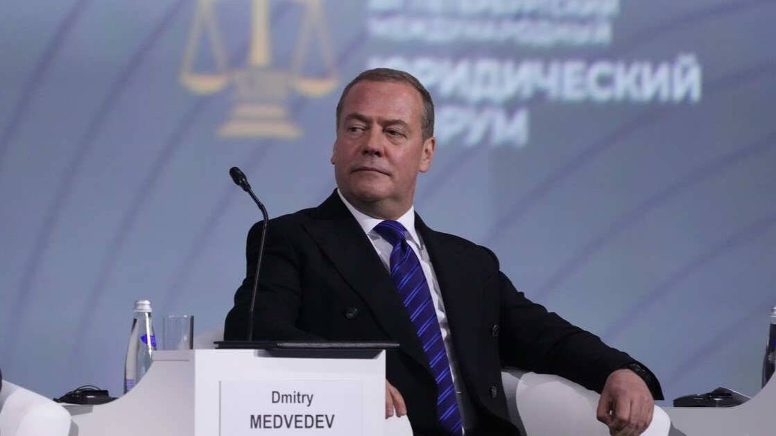 Медведев ответил на угрозу Трампа словами о третьей мировой войне