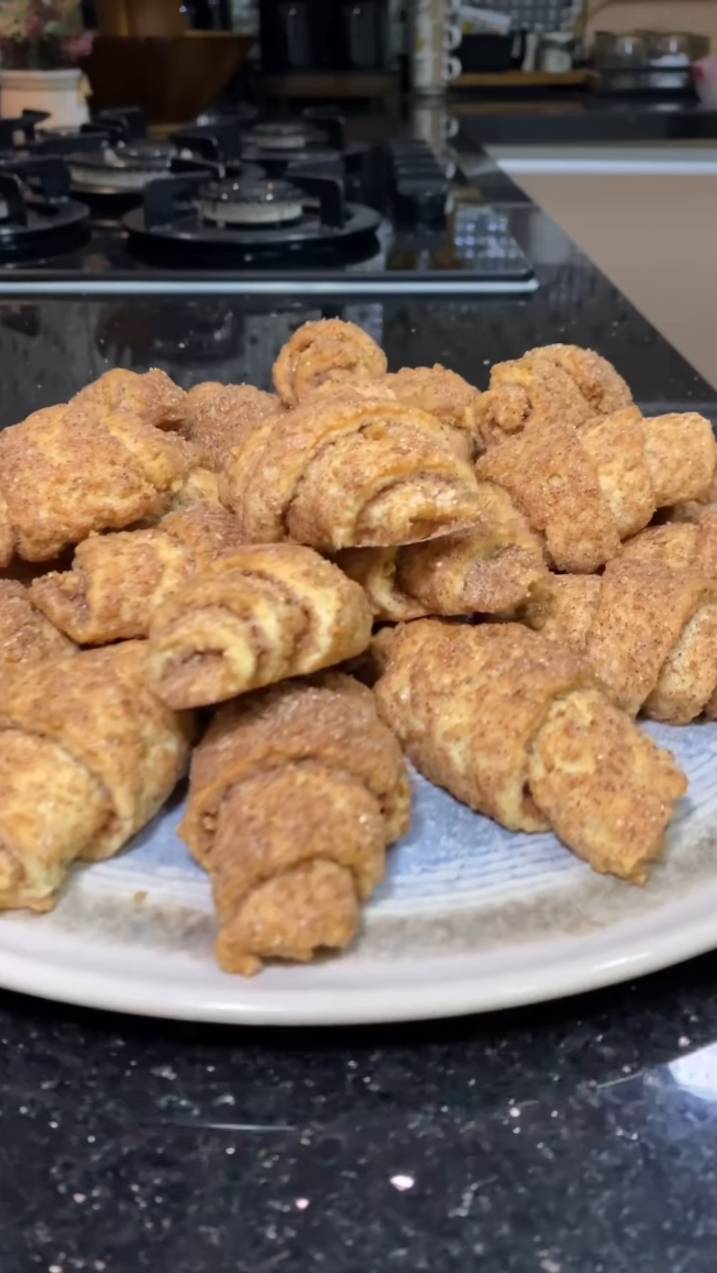 Мягкие ореховые рогалики с ароматом корицы — без лишних слов, просто попробуй!