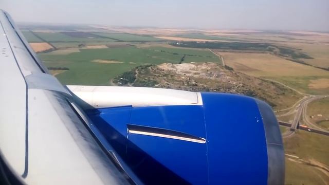 Посадка в Минеральных водах Boeing 767-300 Transaero - EI-RUU