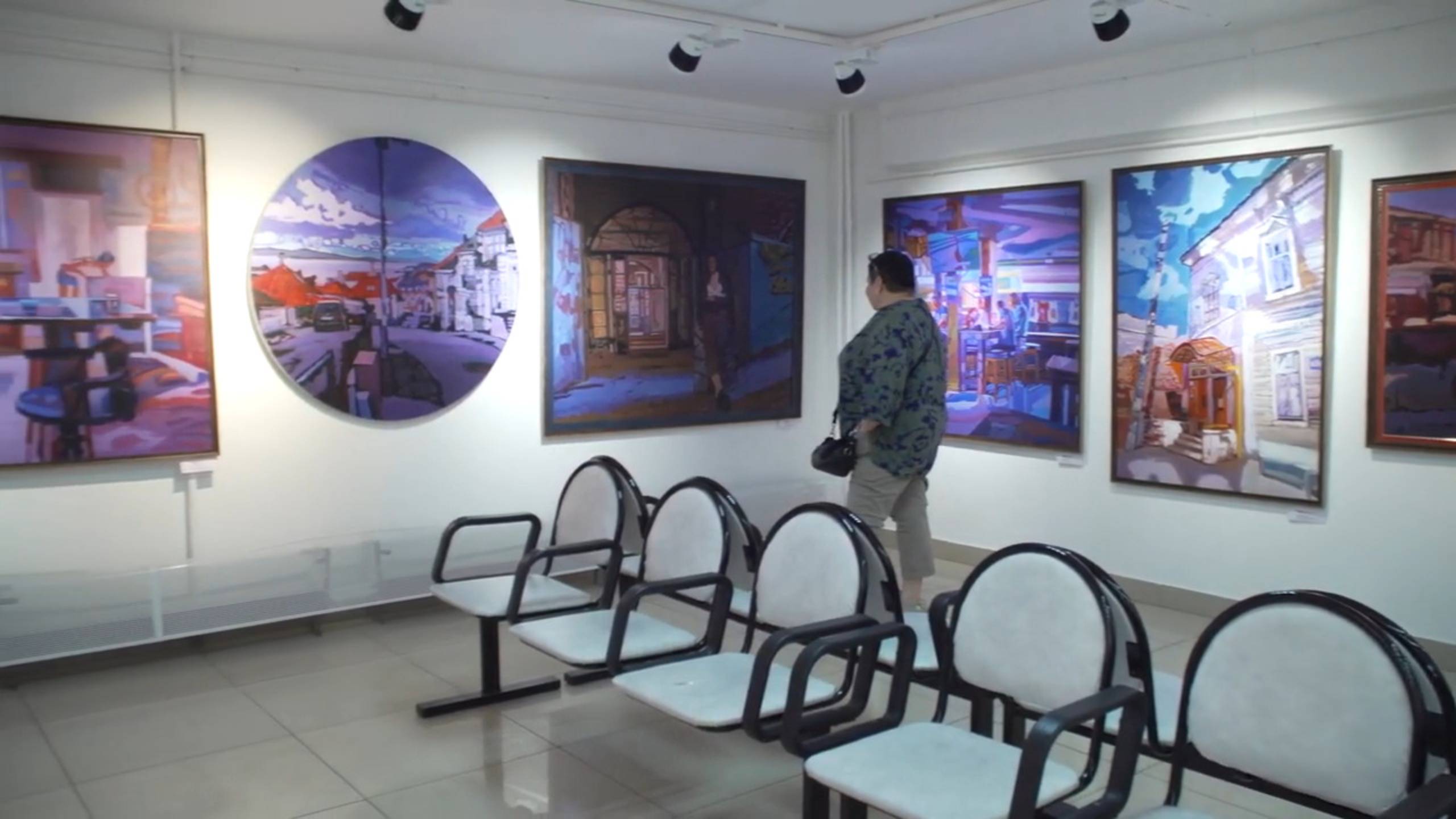 В Реутове открылась выставка «Крылья напрокат, или Любовь ушла на пенсию» 27.05.2025