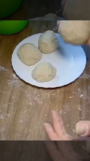 Пирожное с яблочным вареньем