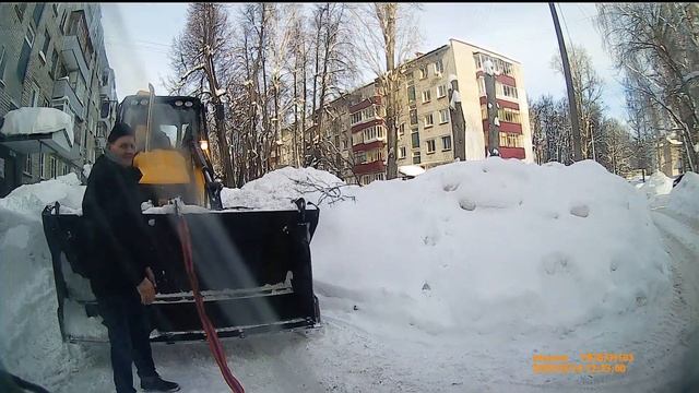 Вот так и работаем, трос и лопата это всё. Así Trabajamos, Un Cabl