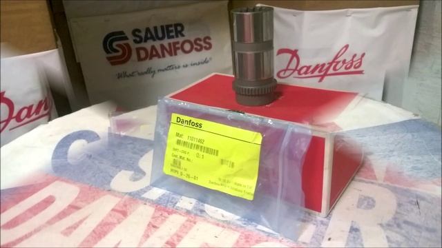 Вал 11011462 в Наличии насоса подпитки 11011462 Charge pump shaft, 15 tooth, 16/32 pitch  H1P 89 100