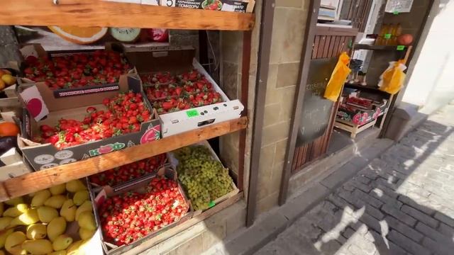 Крым🌴Гурзуф это маленькая Италия .Гуляем по узким улочкам поселка Гурзуф 😍Что можно купить в Крыму