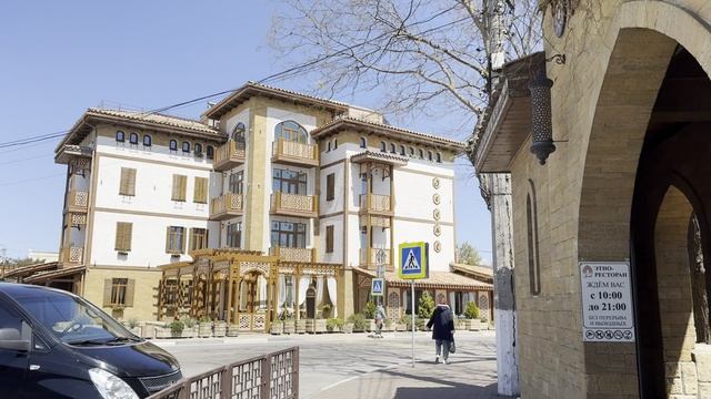 Крымский дневник: сборка теплицы, прогулка по Евпатории, Саки - термальный источник.