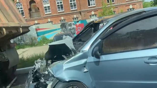 На нашем углу дома , вот такая авария произошла((((  29-05-2025