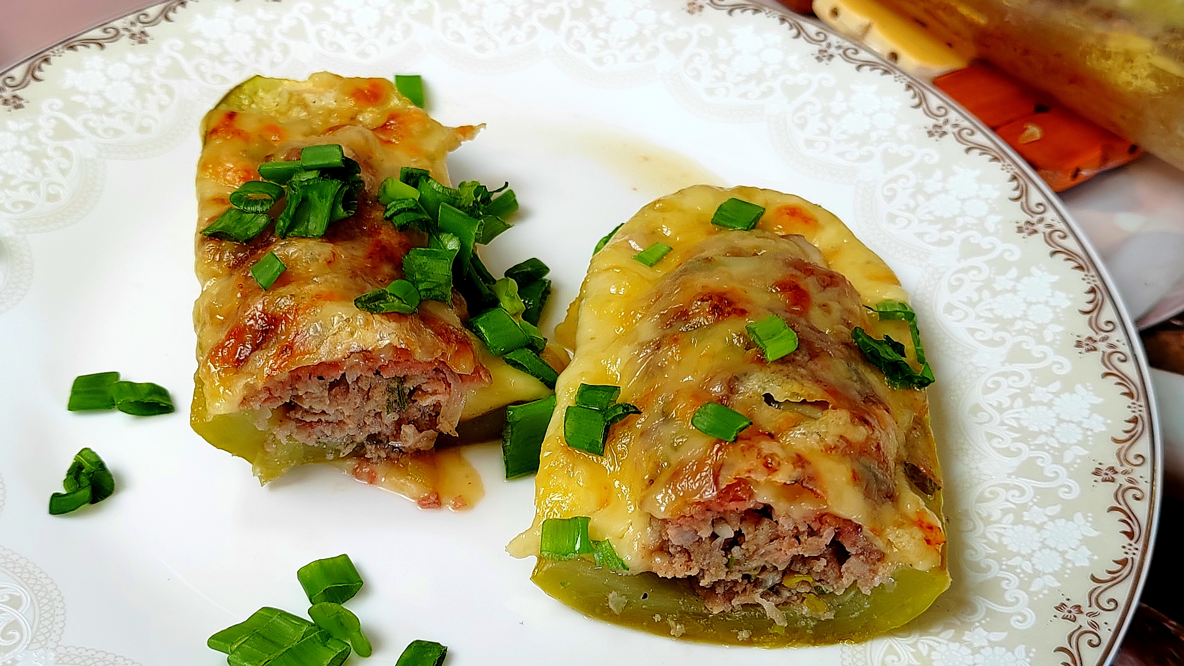 Кабачки в духовке с фаршем — самый вкусный и простой рецепт.