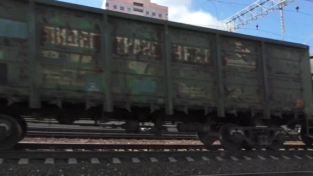 Электровоз ВЛ10К-420 с грузовым поездом