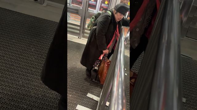 Бабульку кинули на квартиру,Москва.правда!?