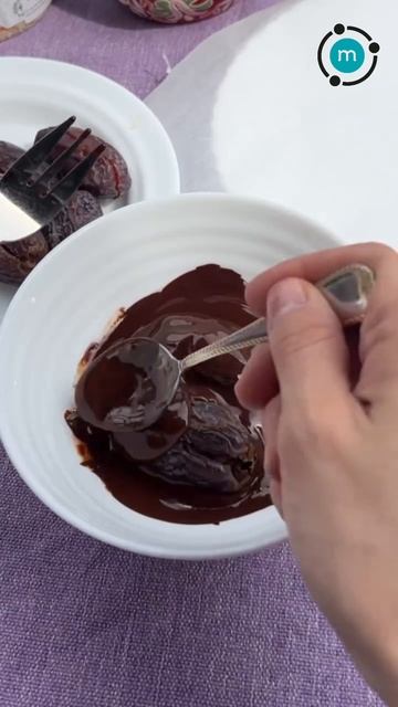Финики в шоколаде с фисташками (WB: 351030867) и миндальными лепестками (WB: 321064821)