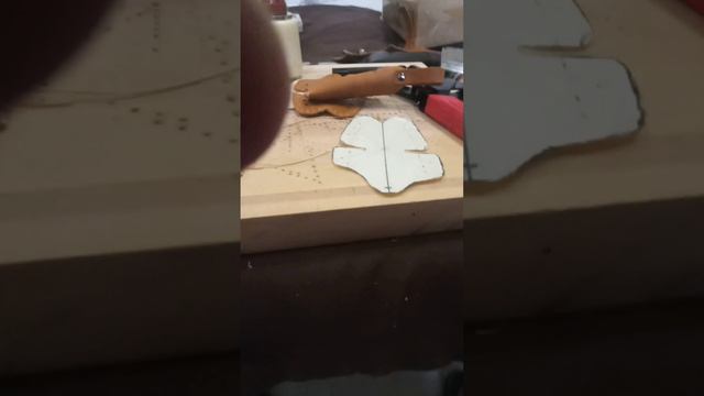 Напальчник для карповой рыбалки из кожи. Проба пера.