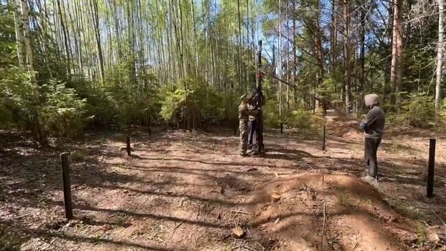 Строим базу отдыха, Крутим сваи для баньки