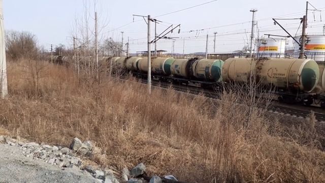 Электровоз 3ЭС5К-202 с грузовым поездом