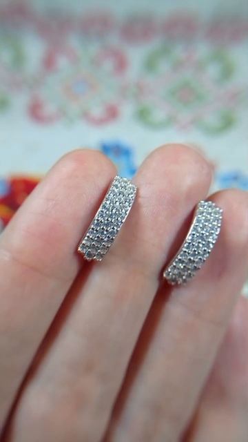 Серебряные серьги с фианитами