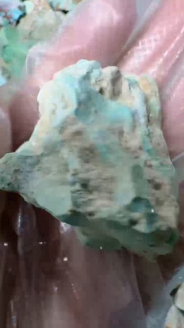 2025-0529-03 Natural Mineral Turquoise Raw Material Round Beads and cabochons