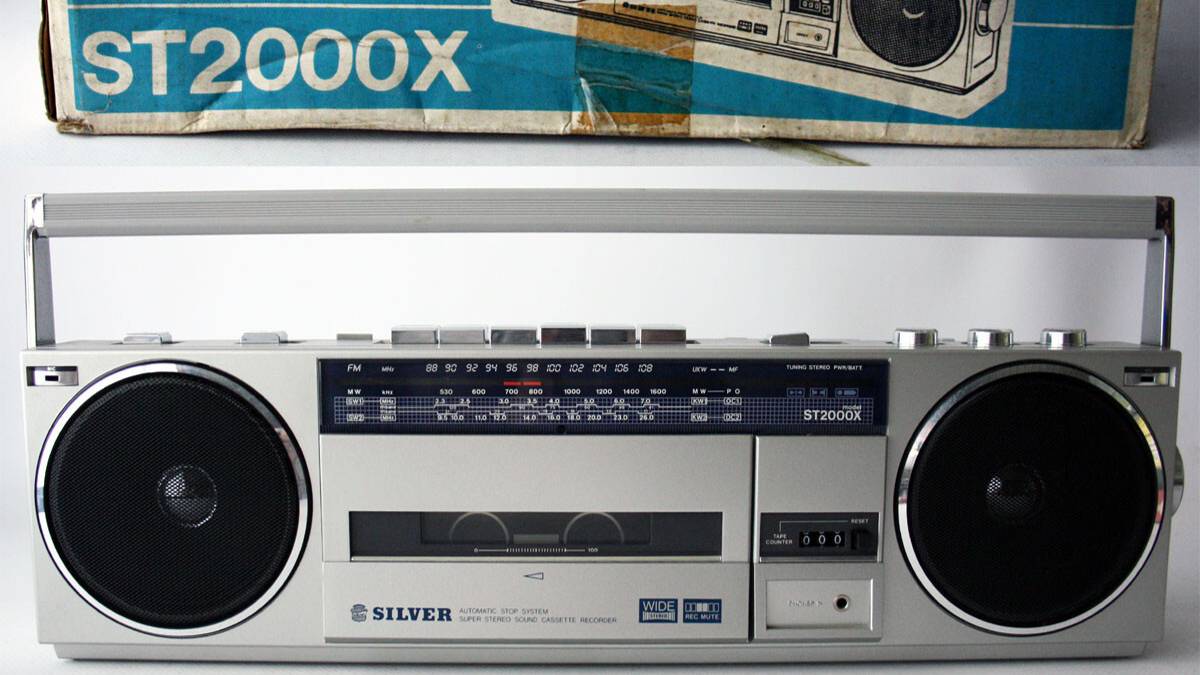 Винтажный серебристый магнитофон St2000X Stereo Radio 80-х годов-Япония