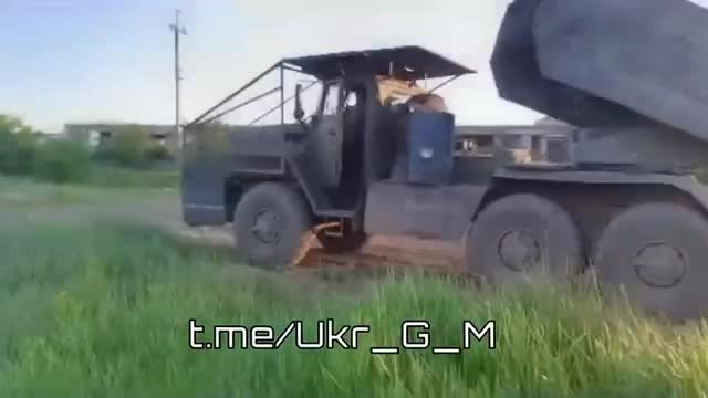Местами «Град»: боевая работа расчета РСЗО БМ-21 «Град» по позициям и опорным пунктам боевиков ВС...