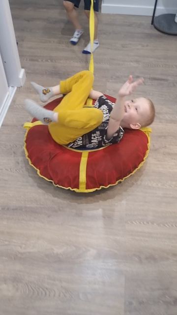 меня утаскивает бабайка😉