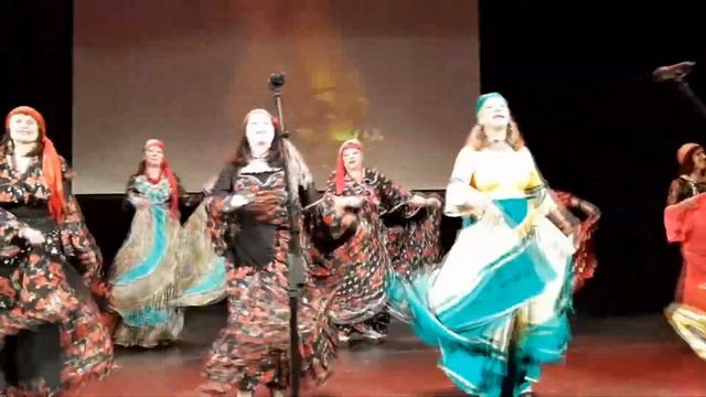 Ансамбль "Девчата" Народного дома АВИП. Выступление на Гала - концерте 6 октября 2019 г.