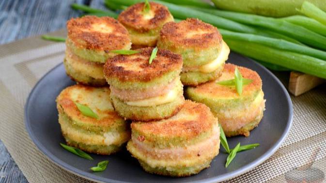 Это не может быть невкусно.) КАБАЧКИ С НАЧИНКОЙ ИЗ КОЛБАСЫ И СЫРА