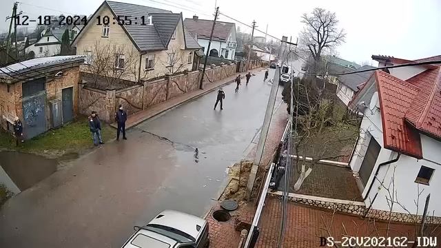 Полиция Украины. Реакция на вооруженного человека.
