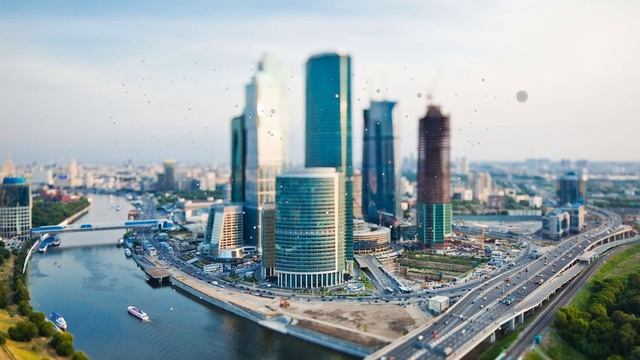 Мразь, собирай своё барахло и вали отсюда! Орала свекр?