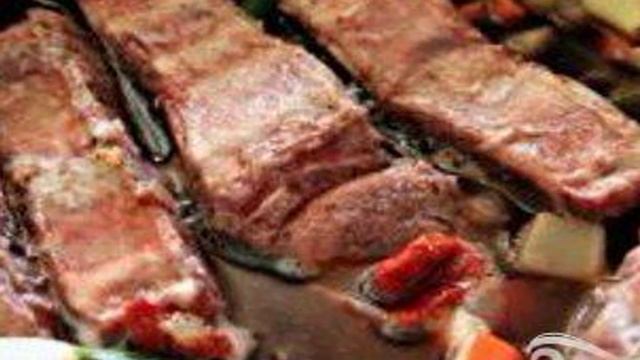 Говяжьи ребрышки в красном винном соусе