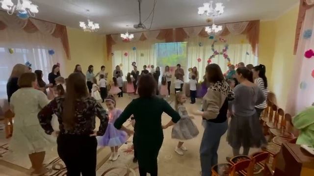 8МАРТА-2025.ТАНЕЦ с МАМАМИ. Подготовительная гр.№4.