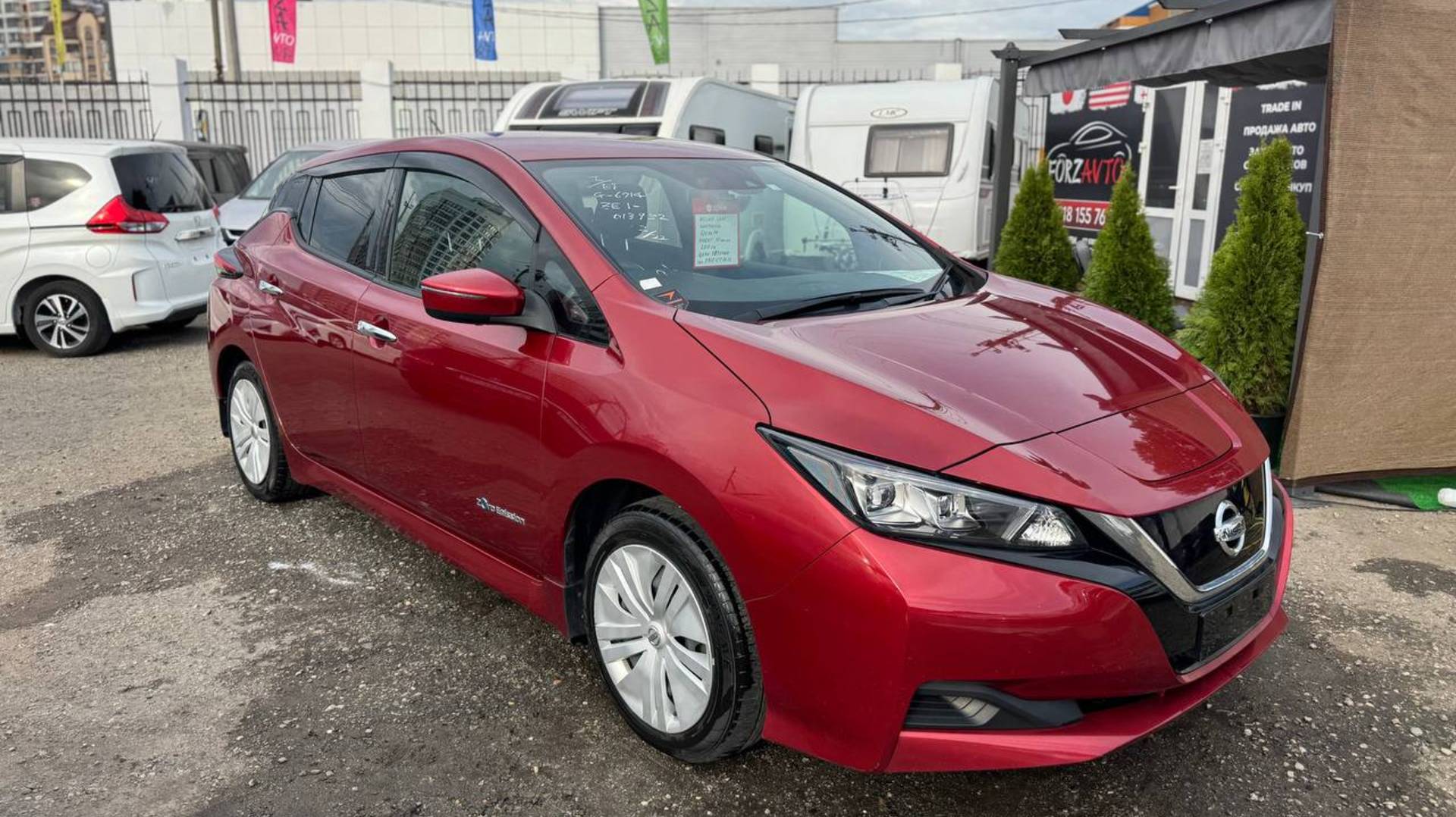 Электричка на стиле-Nissan Leaf.