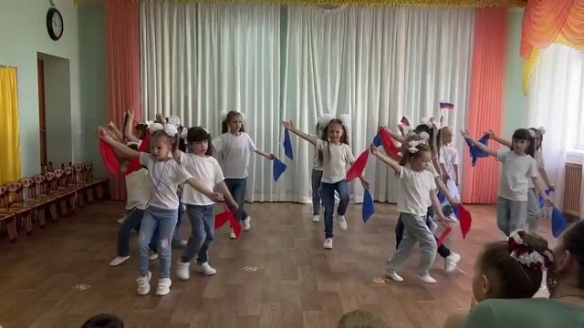 Танец Мы дети твои, Россия (5-7) лет.