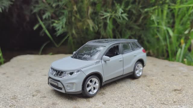Модель Suzuki Vitara второго поколения от Технопарка