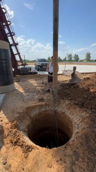 Копка колодца машиной