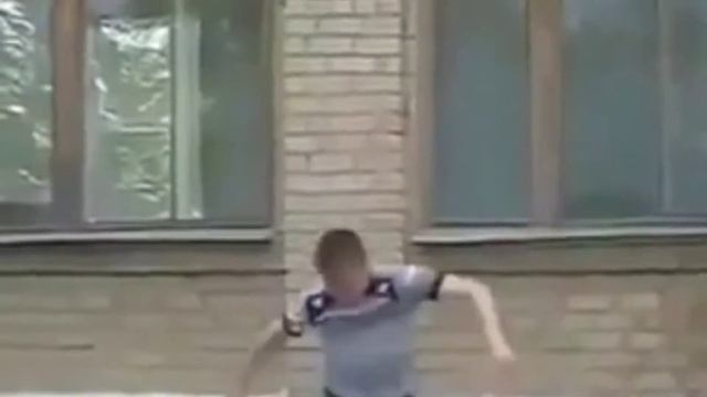 Заднее сальто с машины, прикол