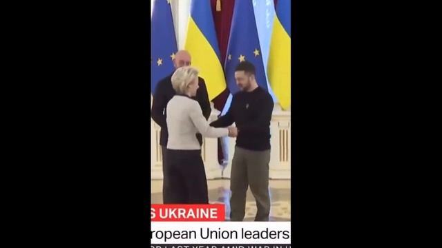 В Киеве балкон обвалился вместе с режиссером США, приехавшим на Украину снимать фильм о войне.